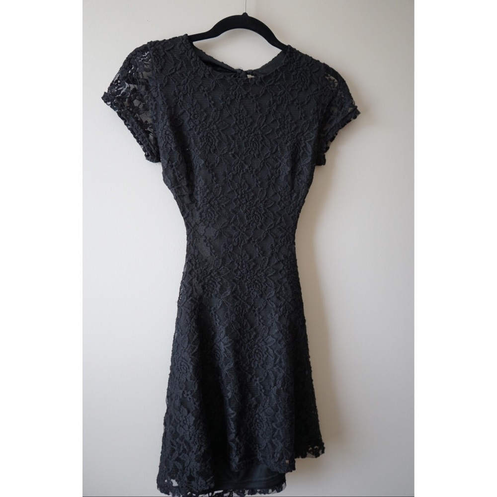 Lace backless dress